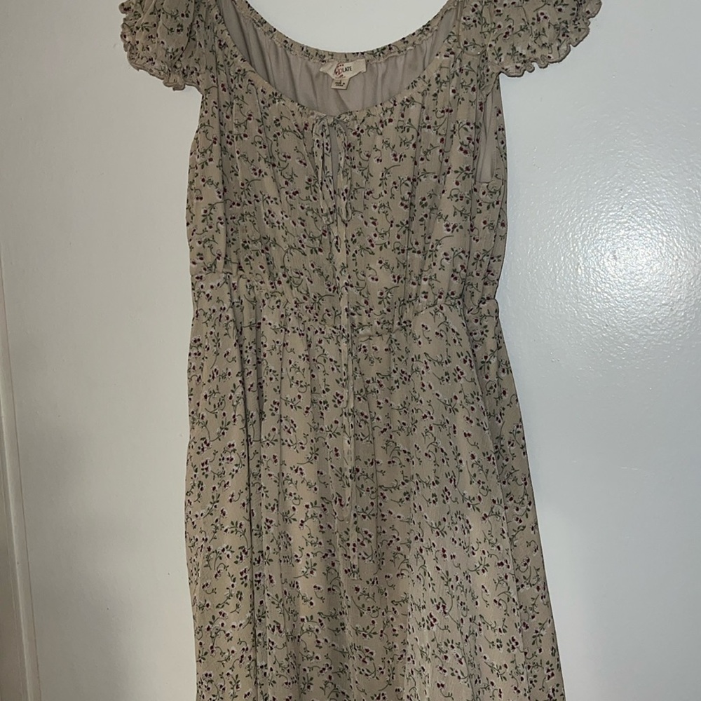 Selling junior dress size large
